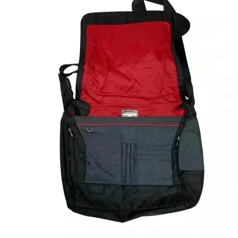 Tumi Tech bag 5112D padded laptop expandable bag unisex travel by messenger bag